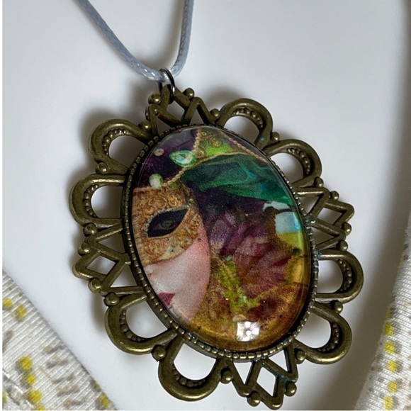 💍 Masquerade Cameo Pendant On 20” Light Blue Cord Fashion Jewelry Unique - Picture 2 of 9